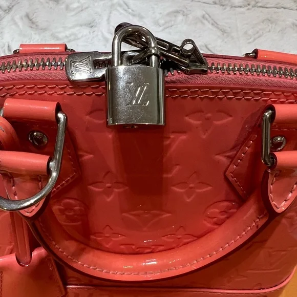Louis Vuitton Alma BB in rare color - Picture 9 of 13